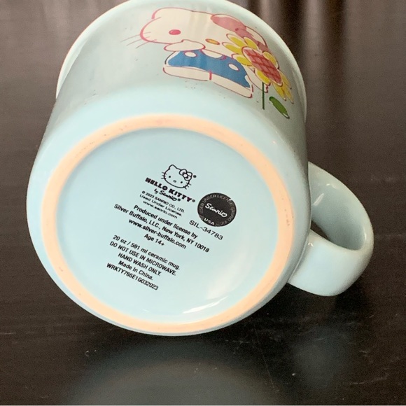 Hello Sunshine - Hello Kitty with Flowers 20oz Ceramic Mug - Picture 10 of 11